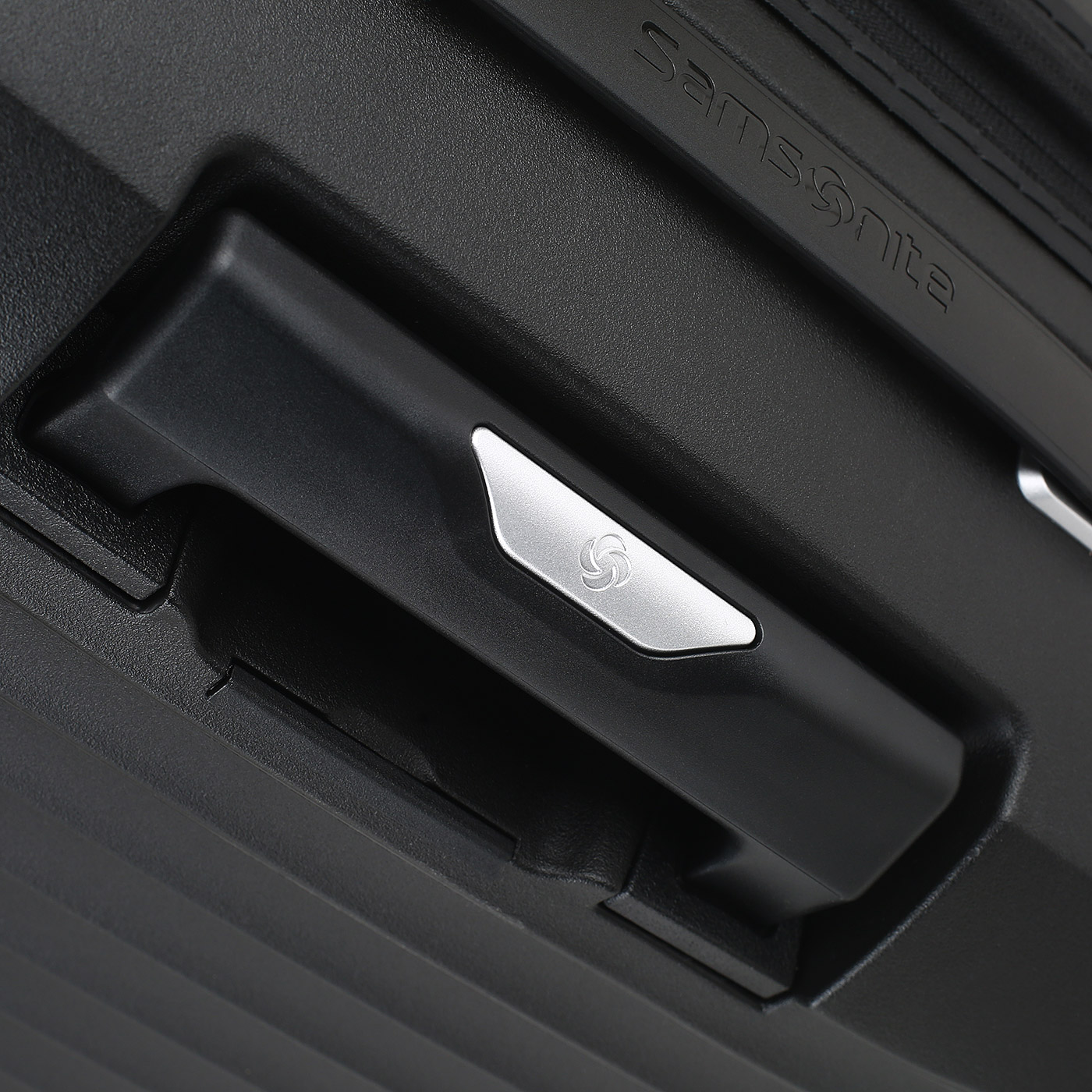 Чемодан большой L из полипропилена Samsonite Upscape