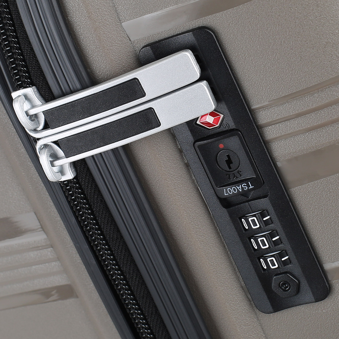 Чемодан средний M из полипропилена Sun Voyage Elite