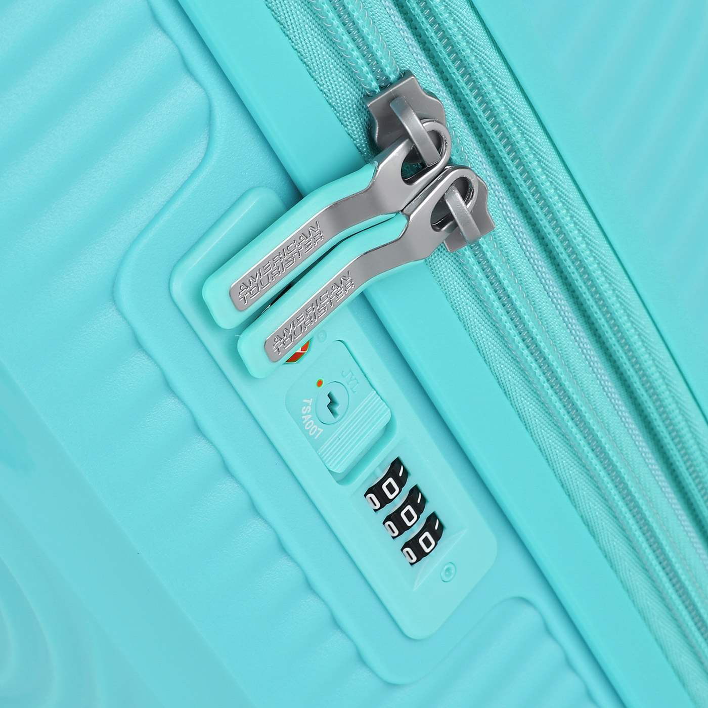 Чемодан American Tourister Soundbox