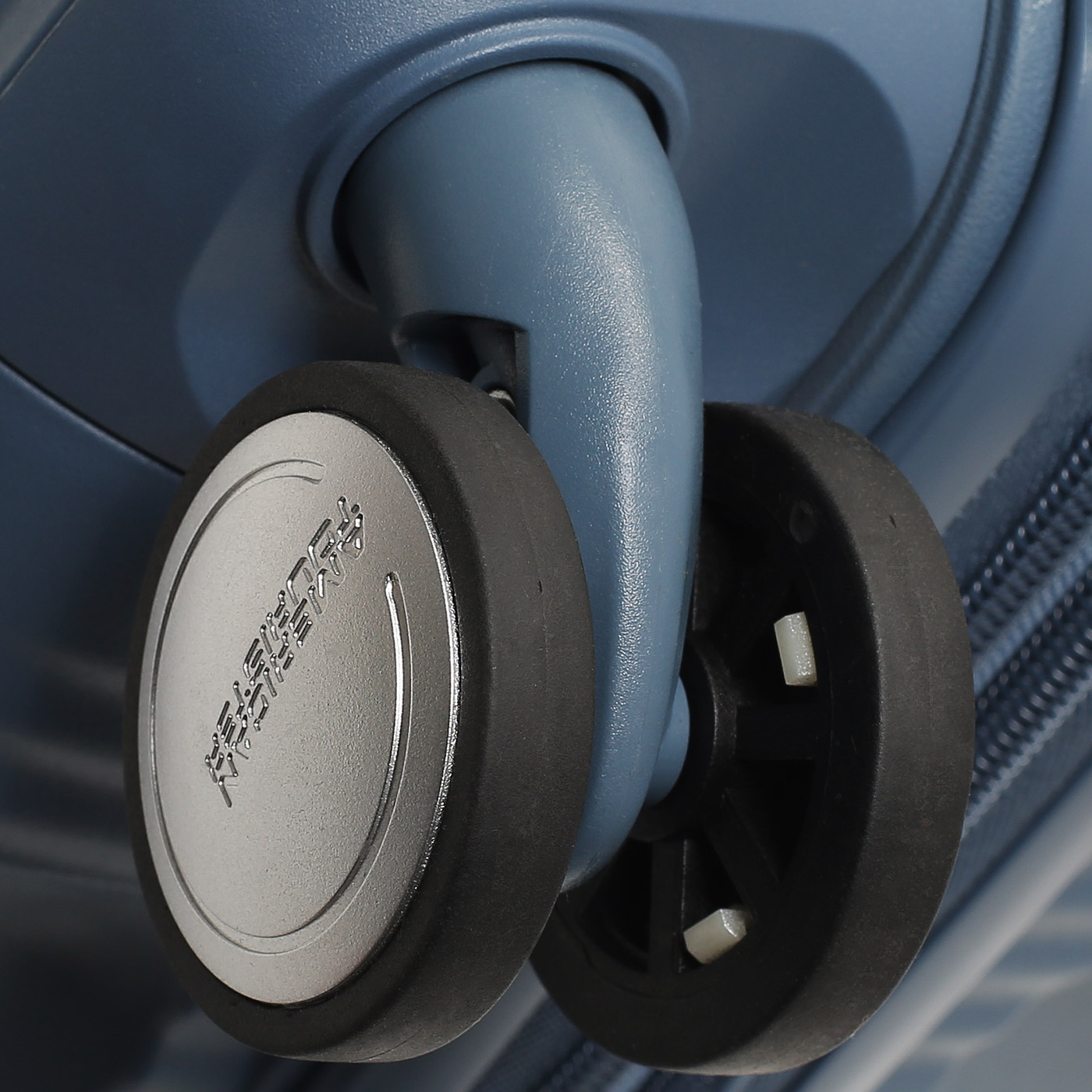 Чемодан для ручной клади из полипропилена American Tourister Soundbox