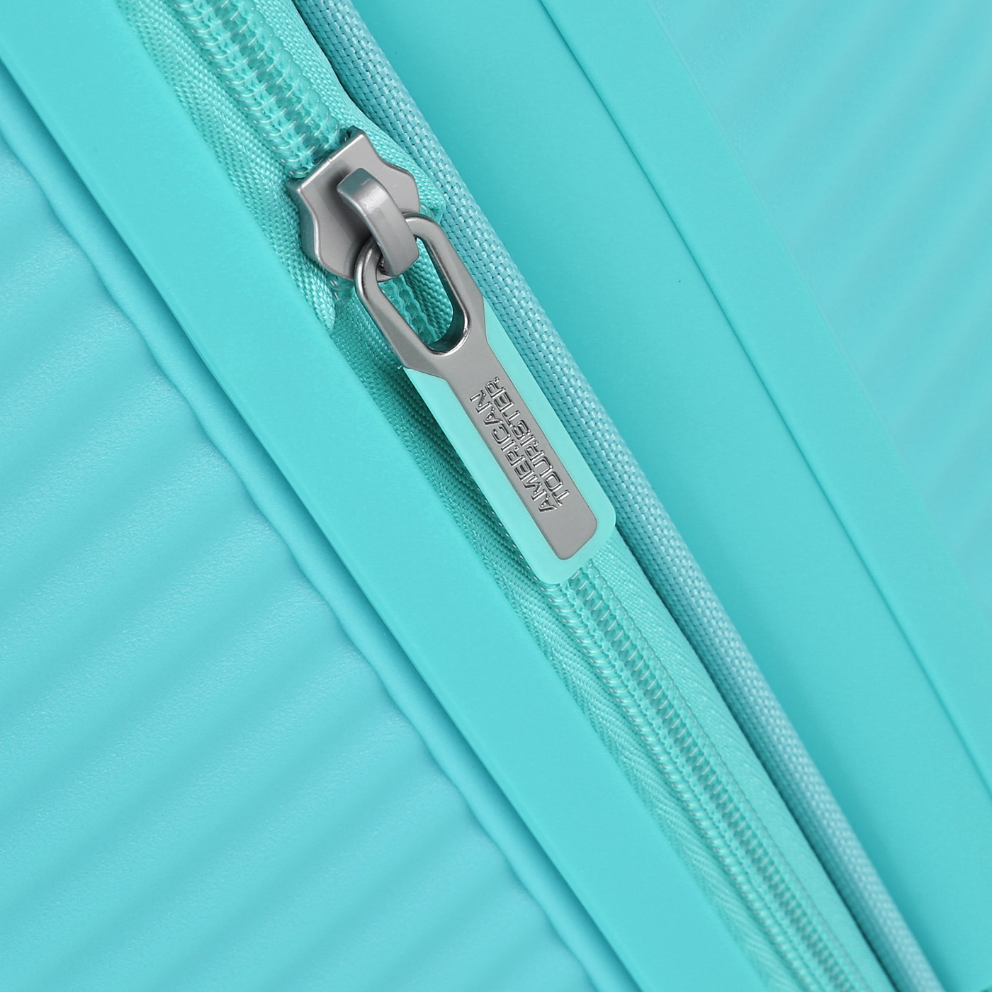 Чемодан American Tourister Soundbox